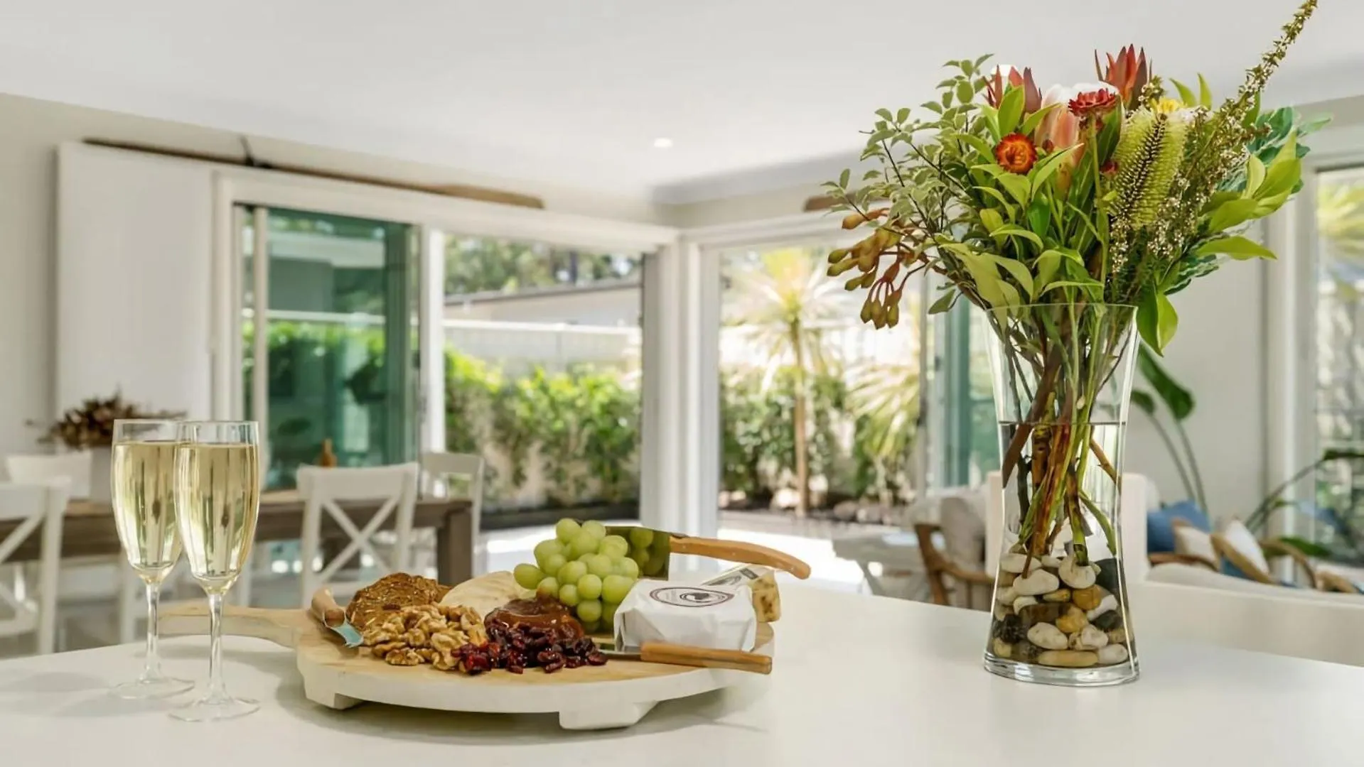 Oscar'S Broulee Beach Luxury Coastal Living
